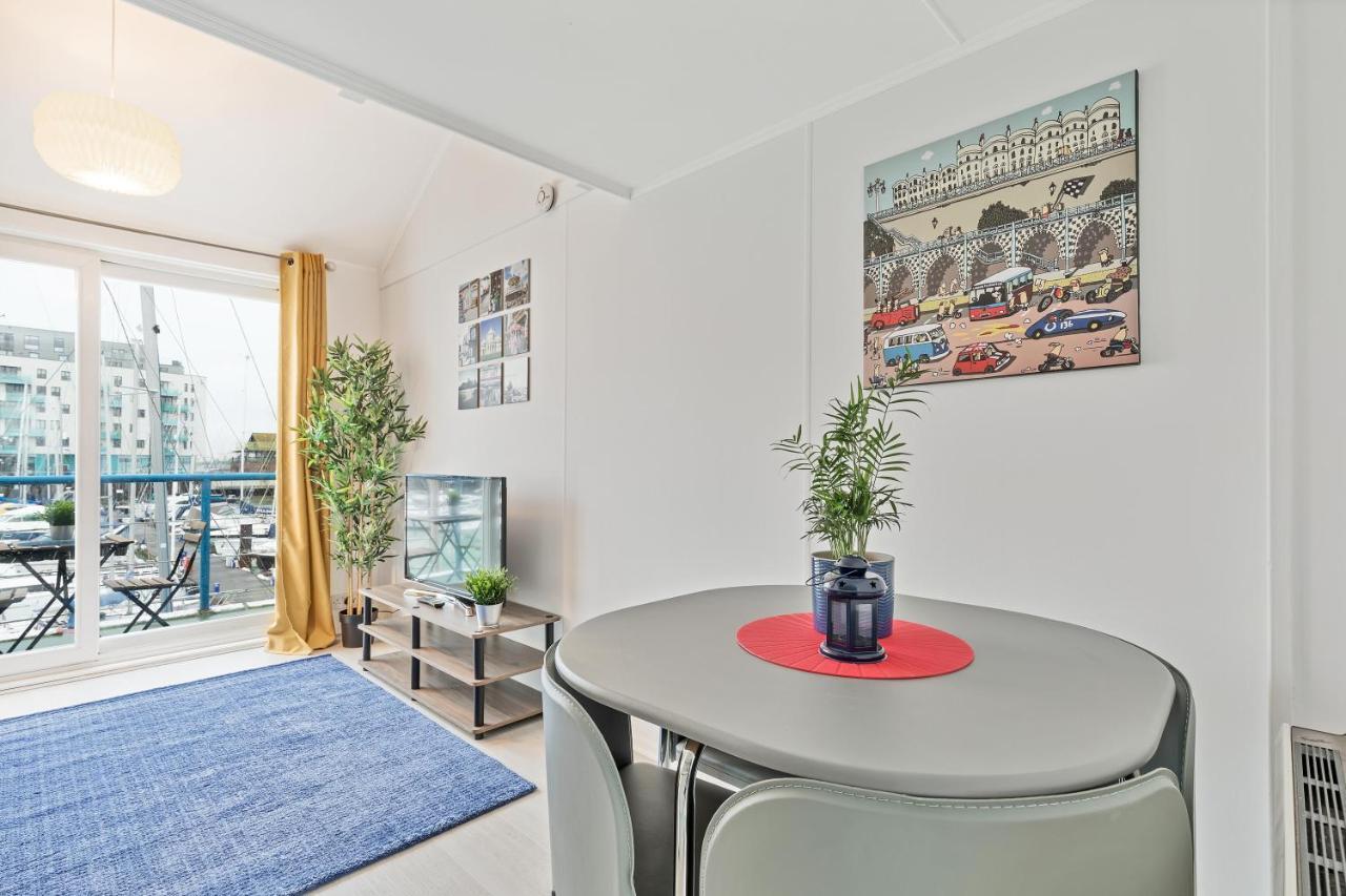 On The Water With Free Parking - By My Getaways Apartment Brighton Exterior foto