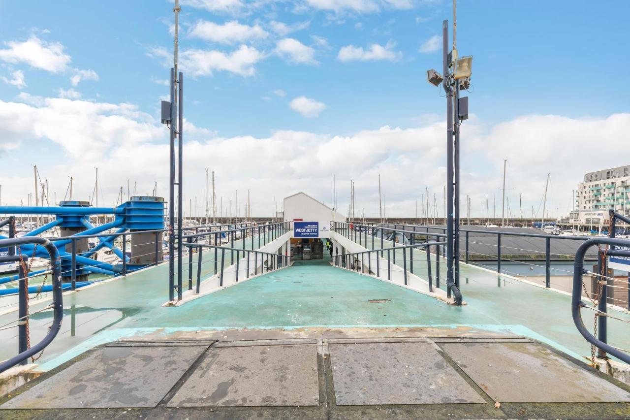On The Water With Free Parking - By My Getaways Apartment Brighton Exterior foto